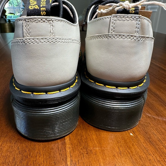 Dr Martens Women Shoes Oxfords lace up Leather Light Beige - Picture 7 of 12